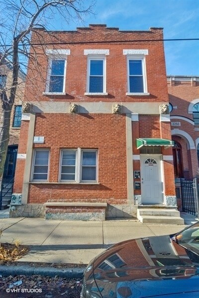 Foto principal - 2248 N Southport Ave