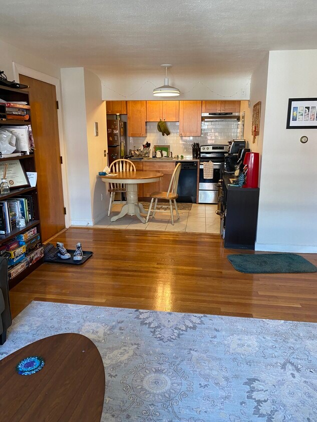 11 Commonwealth Ct Unit 10, Boston, MA 02135 Condo for Rent in Boston, MA