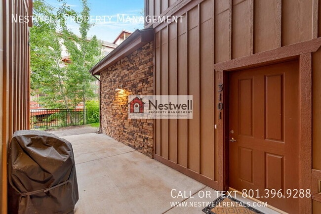 Building Photo - 5569 Oslo Ln