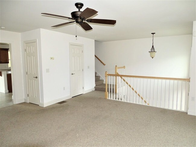 Building Photo - 766 Oak Leaf Ln