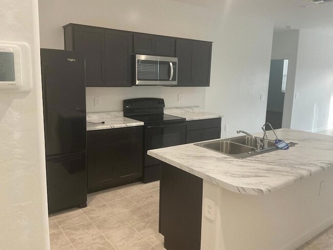 Foto del edificio - 3375 W Stanton Ave