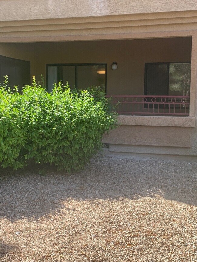 Building Photo - 8250 N Grand Canyon Dr