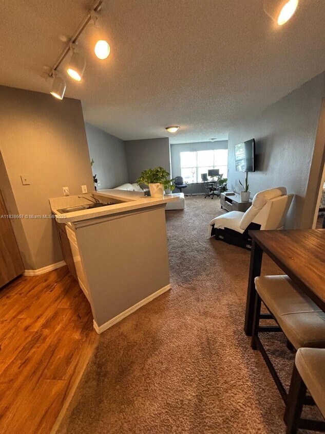 Foto principal - 12620 Vista Isles Dr