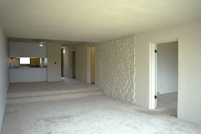 Building Photo - 511 Hahaione St