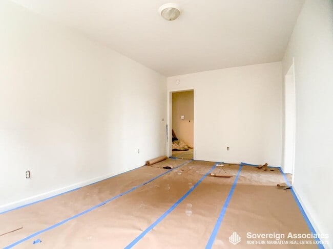 Building Photo - 2758 Holland Ave
