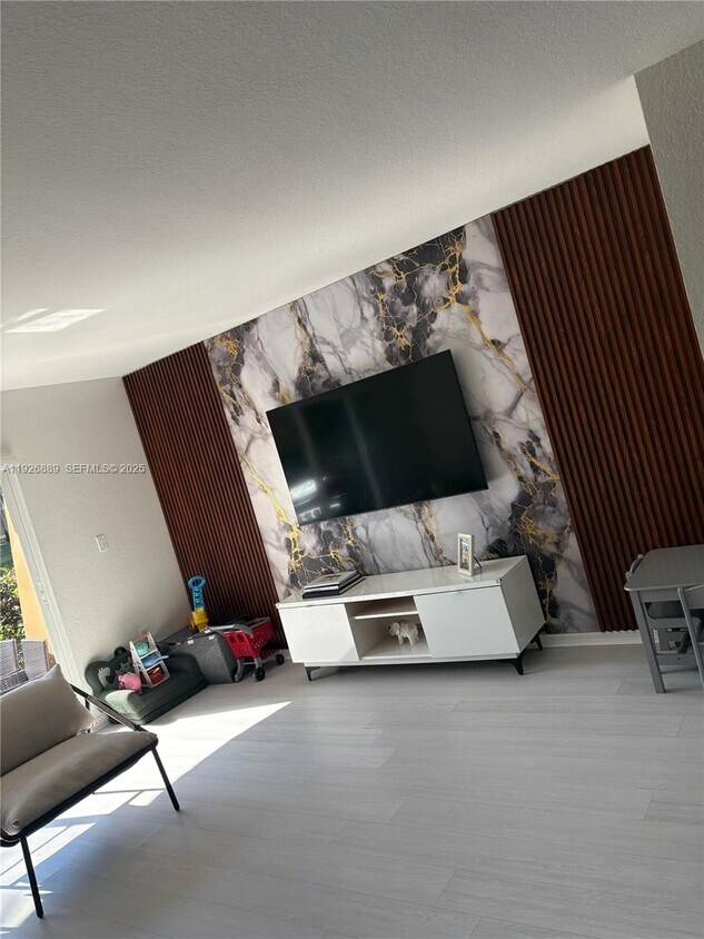 Primary Photo - 12842 SW 31st St