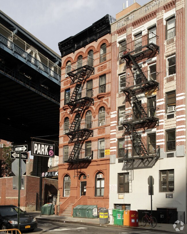 73 Monroe St, New York, NY 10002 Apartments New York, NY