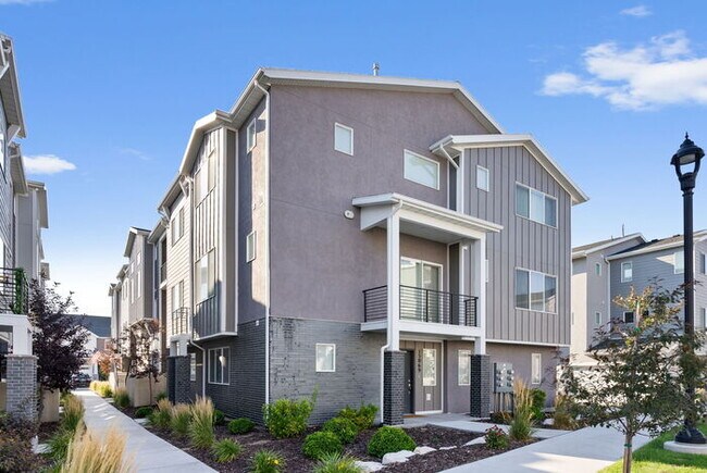 Foto del edificio - Coming Soon!