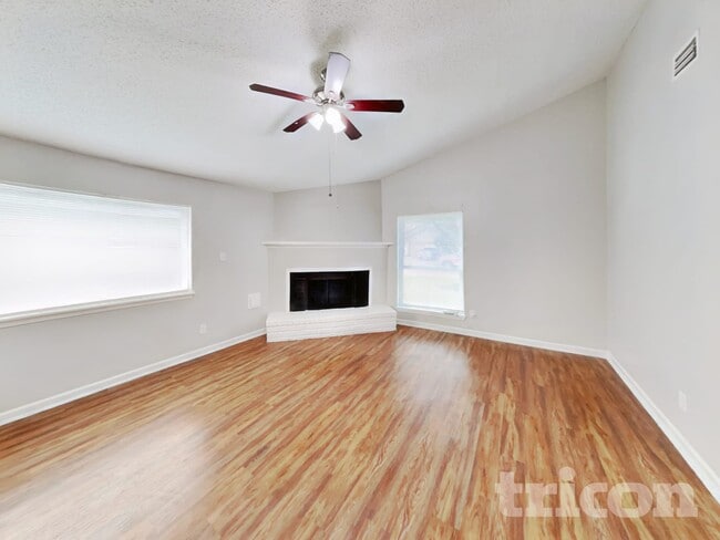 Building Photo - 623 Walston Ln