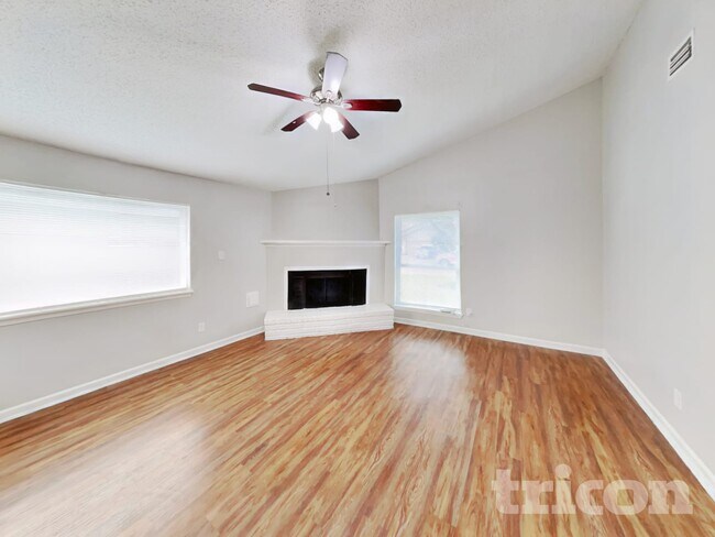 Foto del edificio - 623 Walston Ln