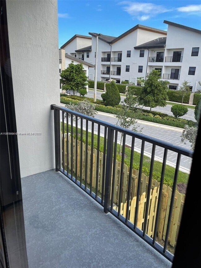 Foto del edificio - 7905 NW 104th Ave