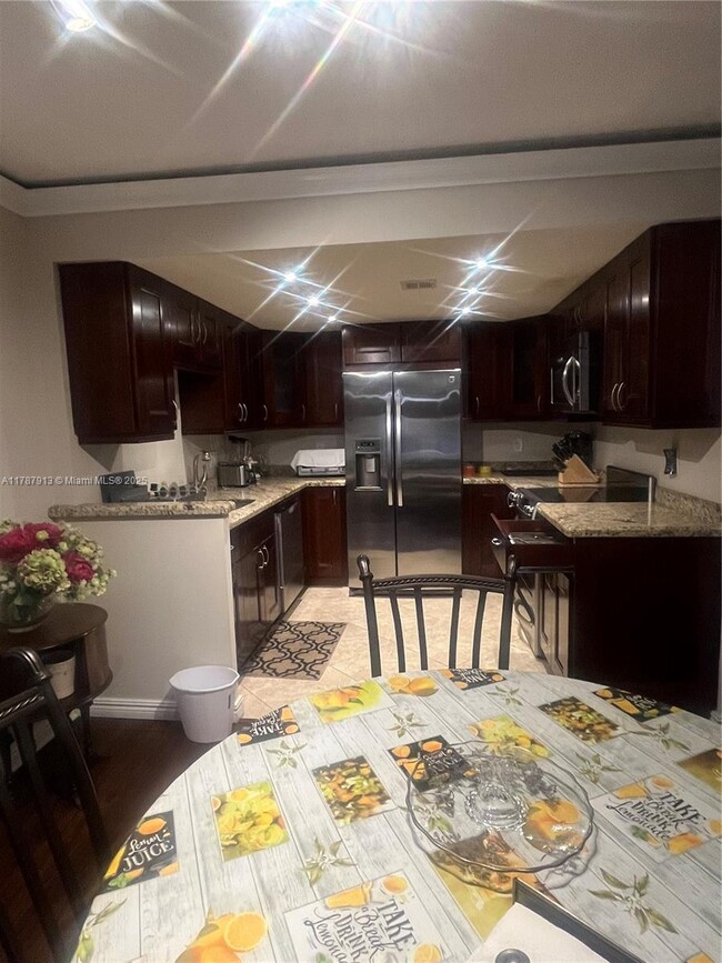 Foto del edificio - 1825 S Ocean Dr