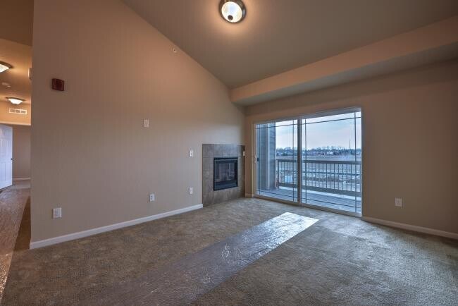 Foto del edificio - 1st floor, 2 Bed + Office for Rent in Fair...