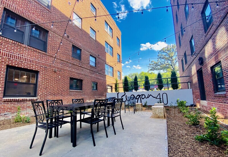 Foto principal - 2807 Grand Ave
