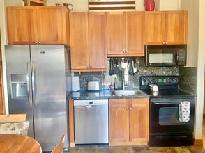 Building Photo - 316 Highlands Dr