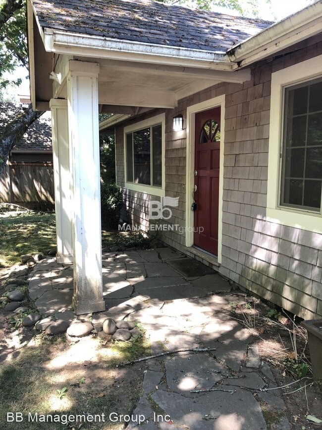 Building Photo - 3 br, 1 bath House - 18021 Tualata Ave