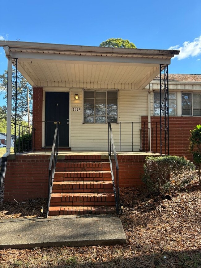 Spacious 2bedroom Duplex - Spacious 2bedroom Duplex House