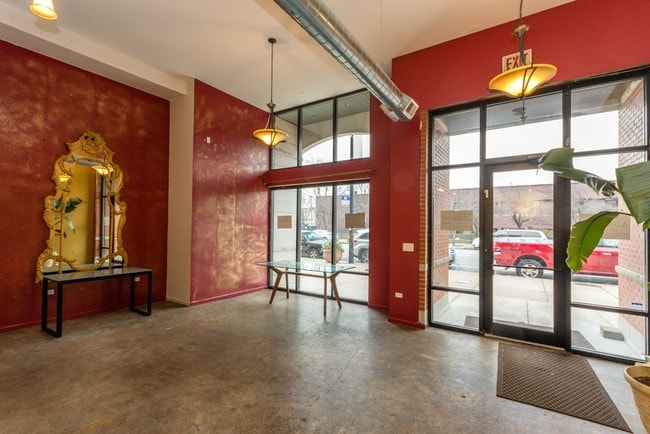Interior Photo - Gabriela
