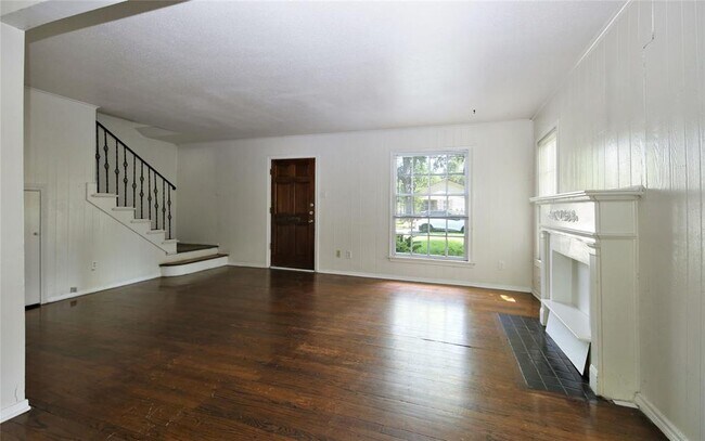 Building Photo - 8343 Bonner Dr