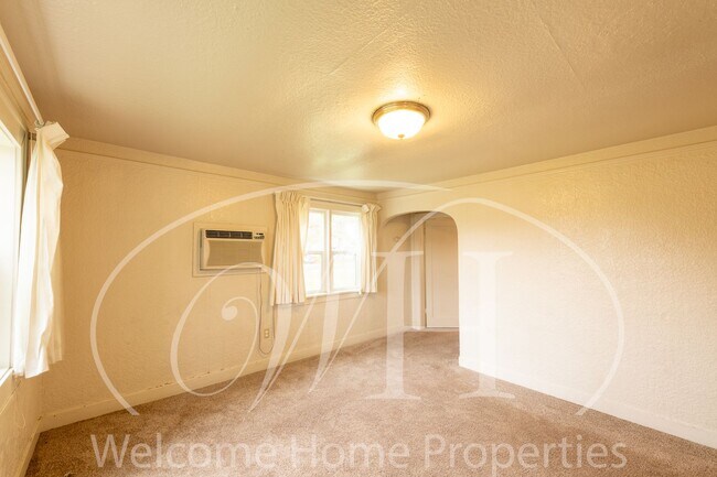 Foto del edificio - Cozy Home with Storage in Quiet Convenient...