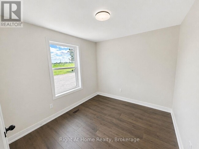 Building Photo - 2885 Altona Rd