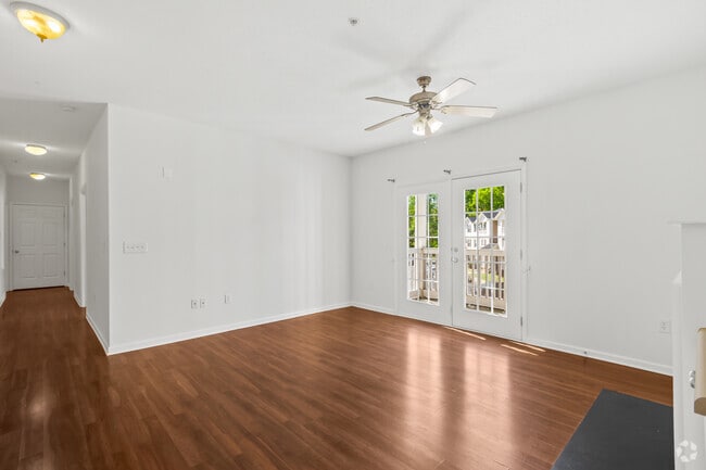 Building Photo - 622 McKenna Cir