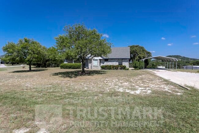 Building Photo - 320 Armadillo Ln