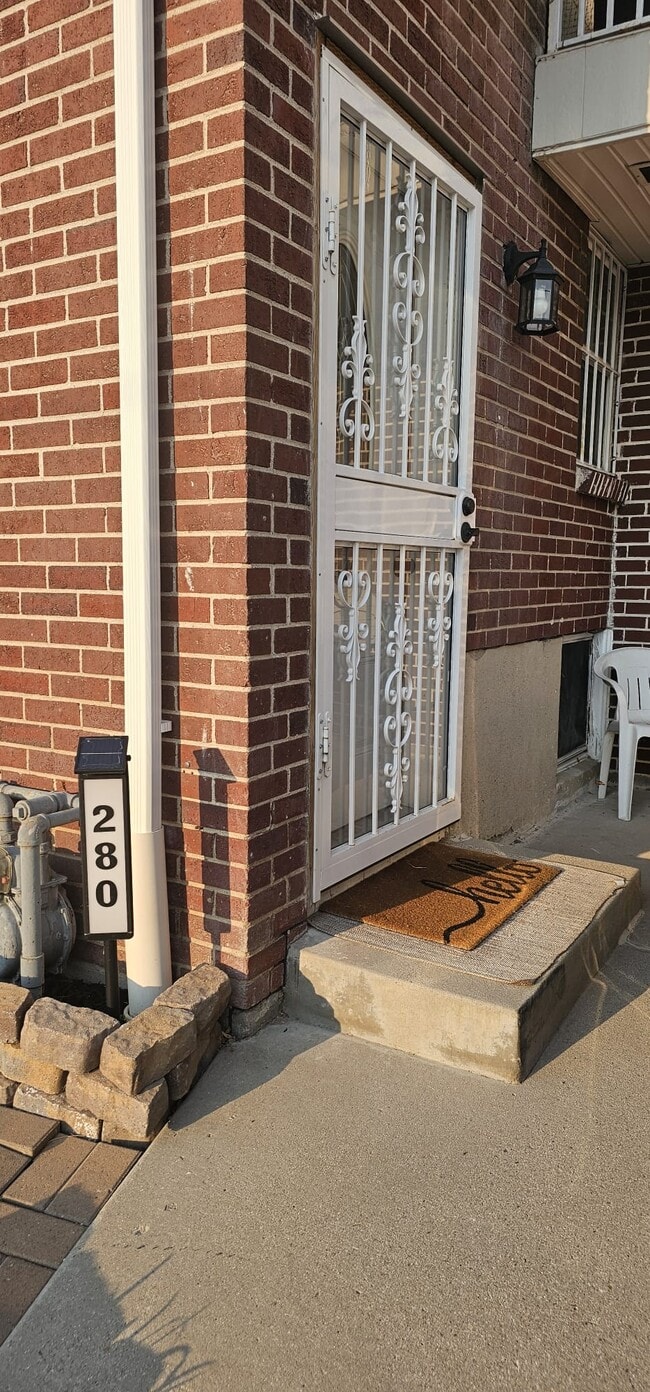 Building Photo - 977 W 300 N