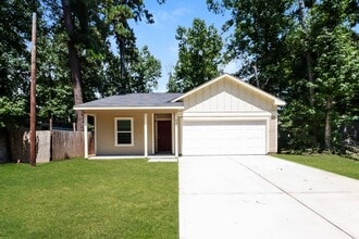 Building Photo - 428 Goldenrod