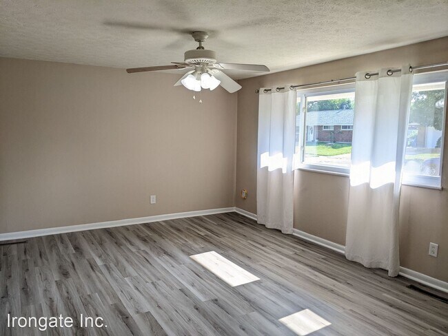 Foto del edificio - 3 br, 2 bath House - 5785 Tibet Dr