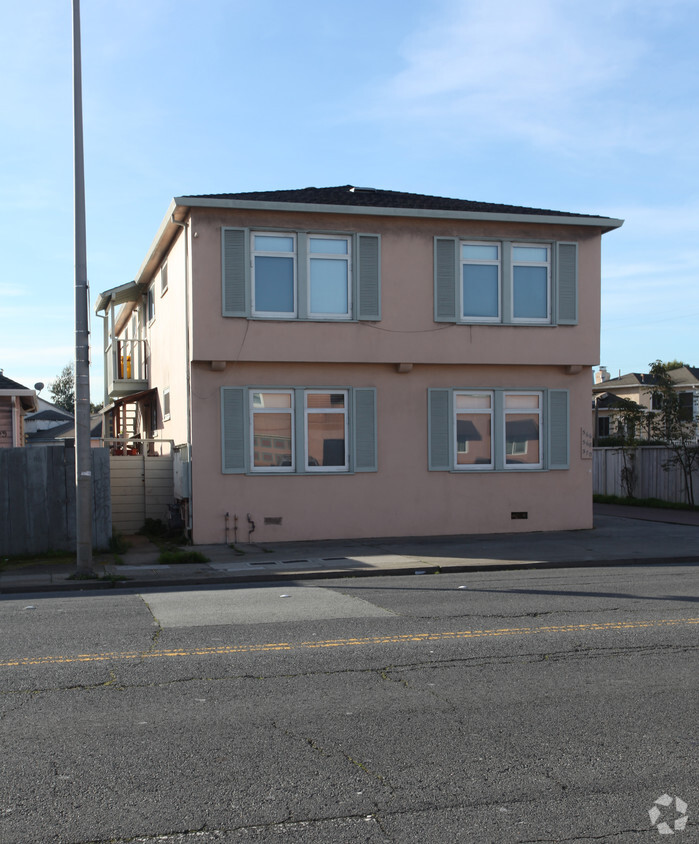 Foto principal - 566 San Bruno Ave W