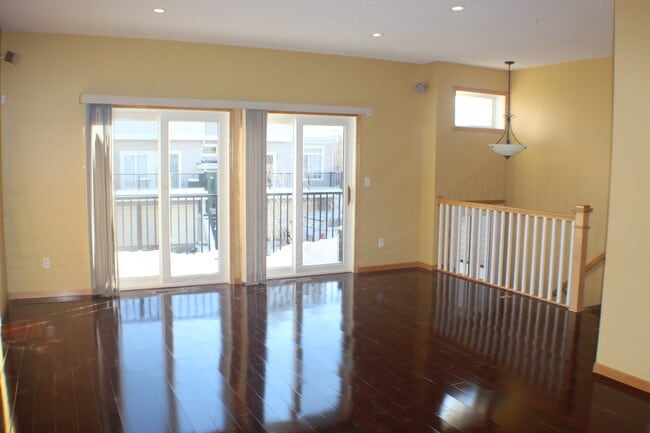 Building Photo - 7618 Parkridge Way