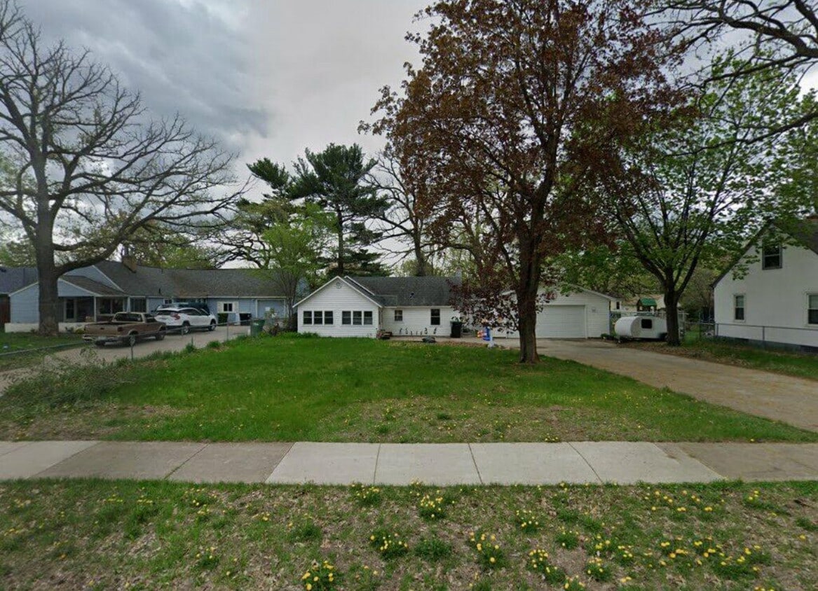 Primary Photo - 536 Adams St