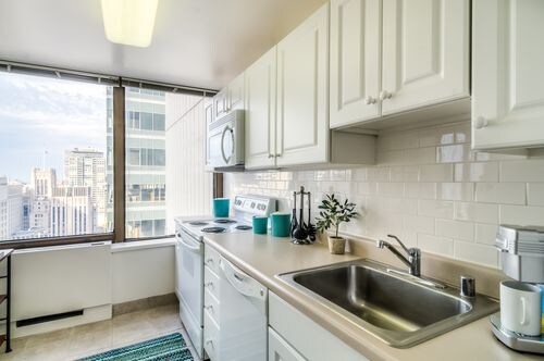 Foto del edificio - 300 W Ontario St