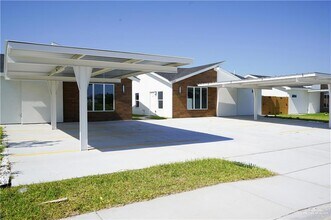 Building Photo - 10 San Andres