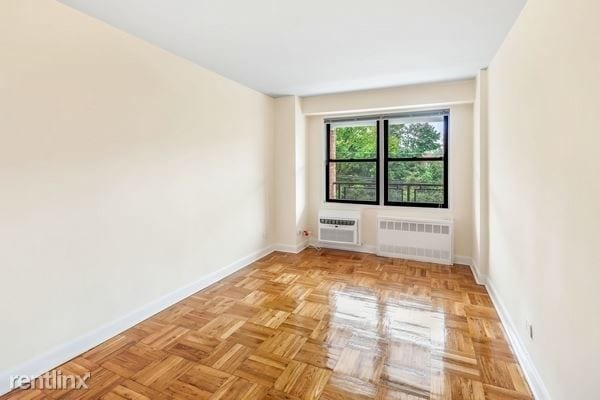 Building Photo - 2 br, 1 bath  - 9801 67th Ave 1B