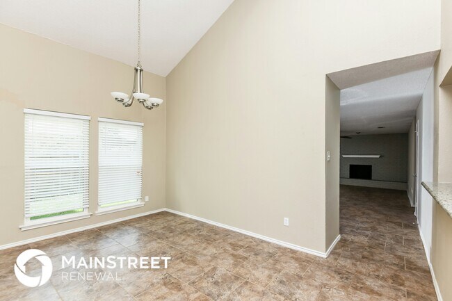 Building Photo - 6800 Penhurst Dr
