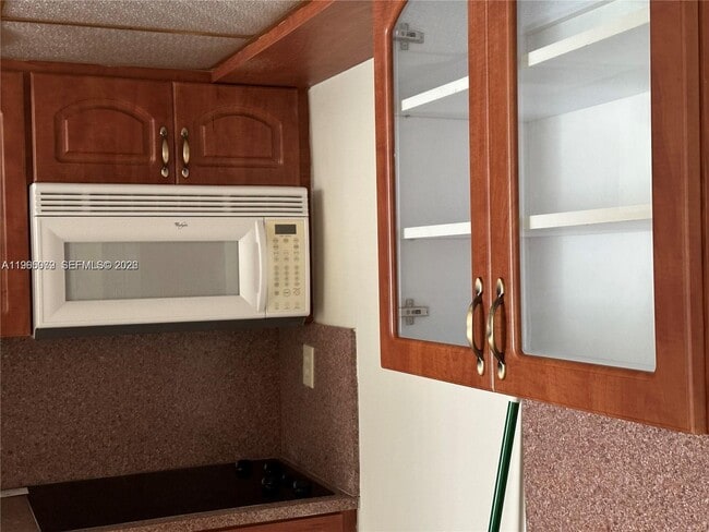 Building Photo - 17570 Atlantic Blvd