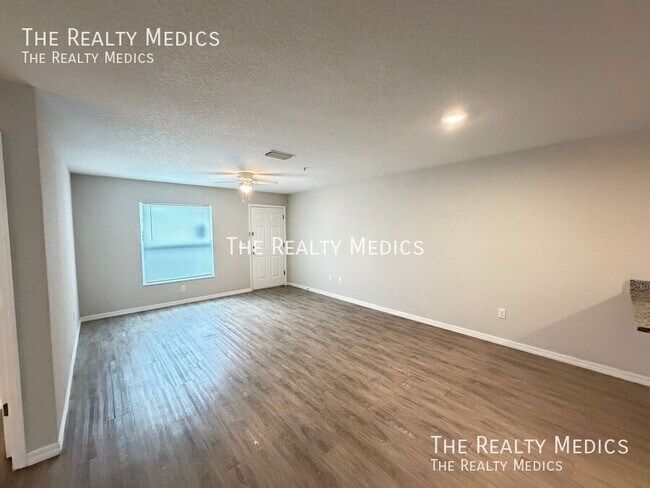 Building Photo - 8106 Juniper Rd
