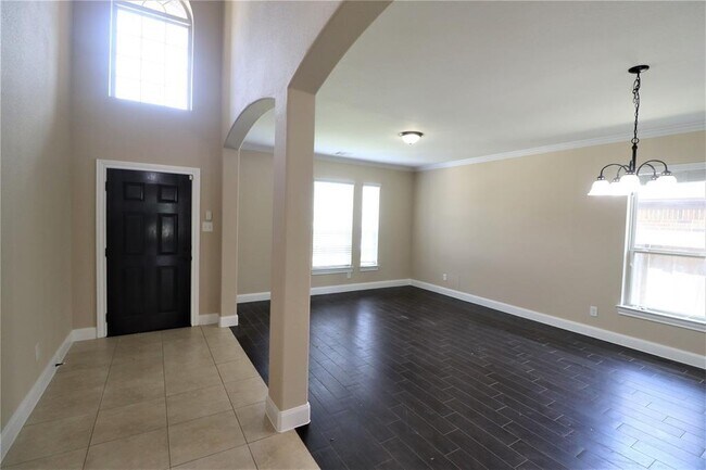 Foto del edificio - 8411 Creekside Timbers Dr