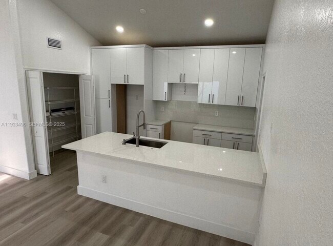 Foto del edificio - 8754 NW 149th Ter