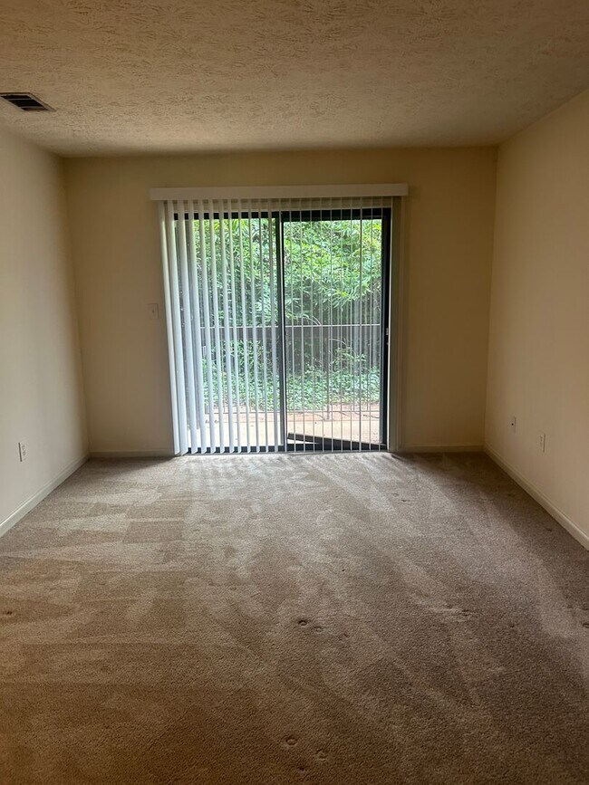 Foto del edificio - Campus View 1 Bedroom Apt. -Walking Distan...