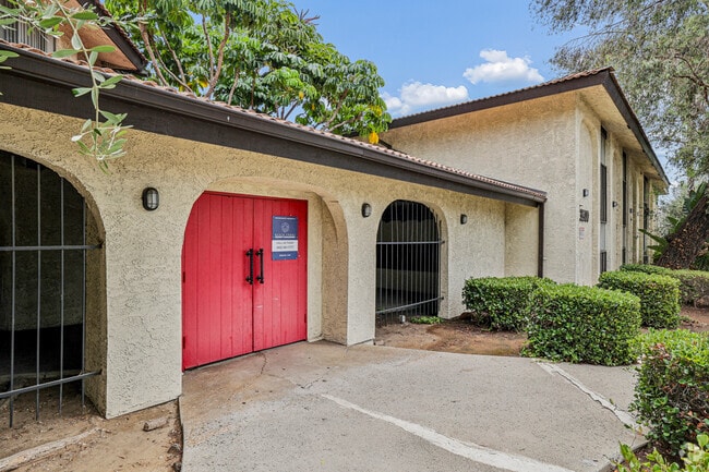 Building Photo - 3500 Cedar Avenue