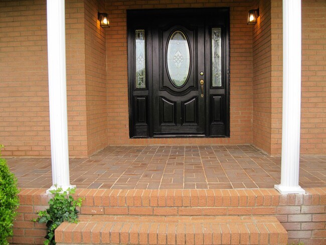 Foto del edificio - 5216 Griffith Rd