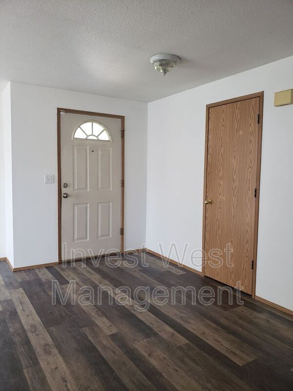 Building Photo - 6900 NE 157th Ave