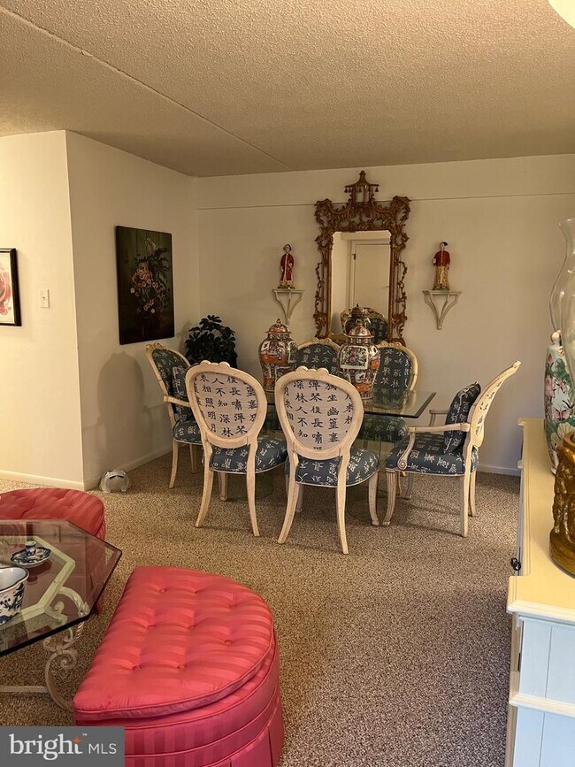 Foto del edificio - 2308 Pond View Dr