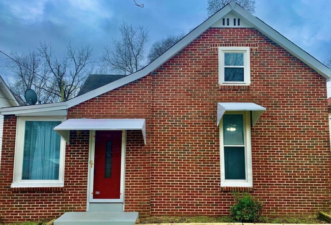 Building Photo - 1709 Cass St