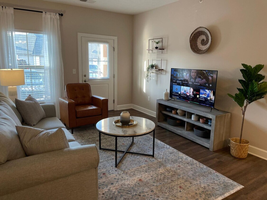 Foto principal - 809 Warwick Dr