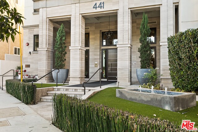 Foto del edificio - 441 S Barrington Ave