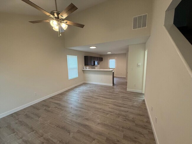 Building Photo - 1709 Hanover Blvd